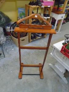 Wooden valet