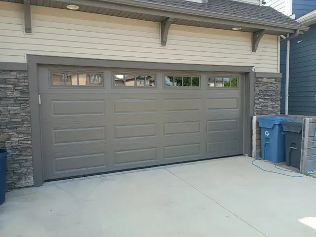 Garage Door Sales and Service 204-996-9600
