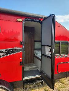 2019 23FT Toy Hauler! - Photo 5