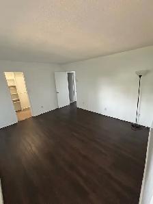 Room Rental North Bay| Fully Furnished 5-Bedroom Home | Groups - Photo 2