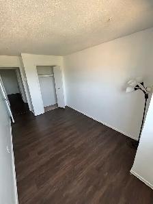 Room Rental North Bay| Fully Furnished 5-Bedroom Home | Groups - Photo 4