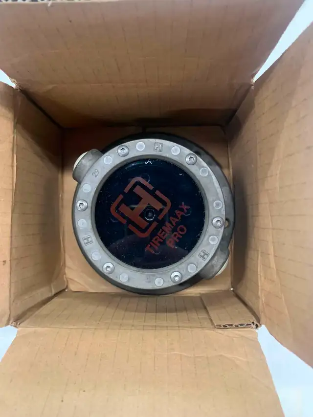 HENDRICKSON VS-32056-3 - Hubcap, HXL7 HP TIREMAXX Pro Semi