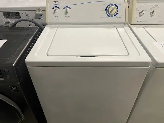 Laveuse seule traditionnelle blanche Inglis