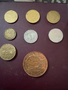 Lot d'objets de collection divers