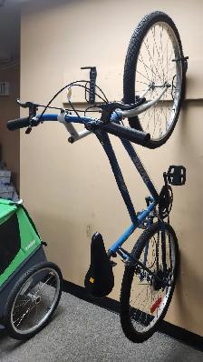 Assorted Mountain Bikes: Voyagear, Supercycle, CCM, Merida (6)