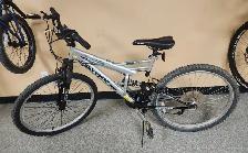 Assorted Mountain Bikes: Voyagear, Supercycle, CCM, Merida (6) - Photo 4