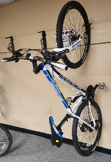 Assorted Mountain Bikes: Voyagear, Supercycle, CCM, Merida (6) - Photo 5