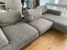 Très grand sectionnel gris avec dossiers ajustables - Photo 4