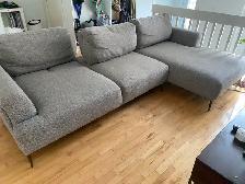 Très grand sectionnel gris avec dossiers ajustables - Photo 5