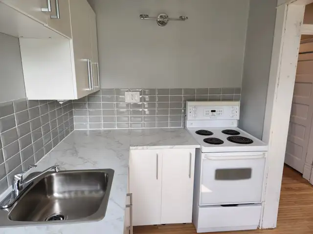 West K - 2 BR Upper Duplex Avail Aug 1st
