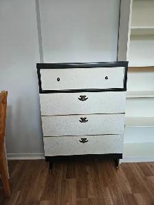 Matching dressers - Photo 5
