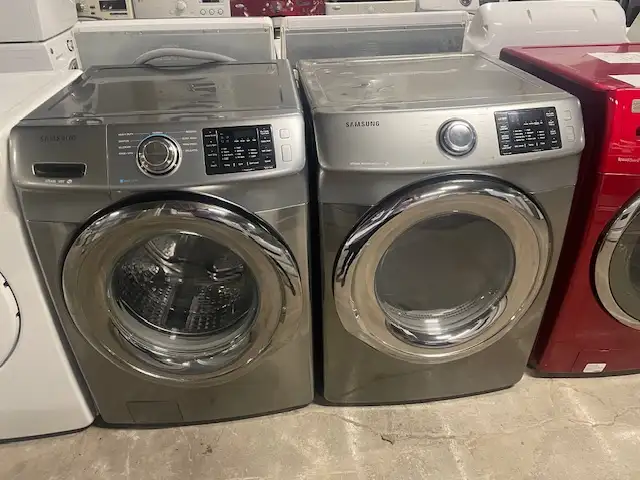 Laveuse sécheuse frontales stainless Samsung ( remis a neuf )