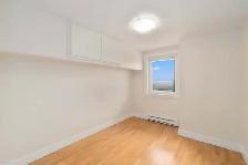 WELCOME TO THE SUMMIT - TWO BEDROOM PLUS DEN APARTMENT AVAILABLE - Photo 8