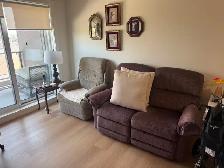 Parent moving all furnishings must go asking only $995.00  OBO