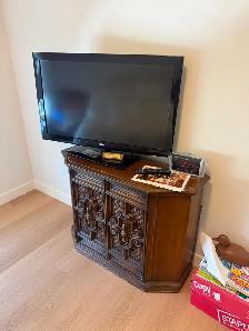 Parent moving all furnishings must go asking only $995.00  OBO - Photo 3