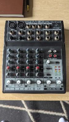 Behringer XENYX 802