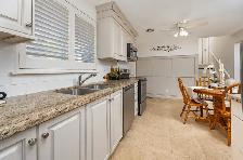Great 4 Bed Home in Highly Coveted Bullock Conservation-Markham - Photo 3