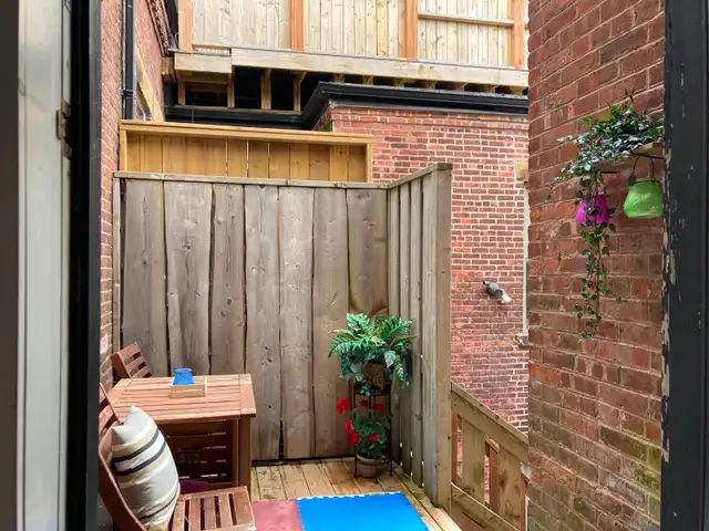 AVAILABLE OCTOBER 1ST:Furnished Uptown bachelor studio apartment