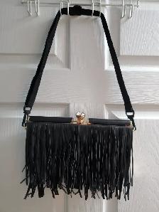 BEAU SAC À MAIN CHIC EN CUIR NOIR 11'DE LARGEx7'DE HAUT: $35.00 - Photo 2