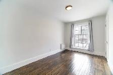 Newly renovated 3 bedroom, 2 bath main floor apartment - Photo 9