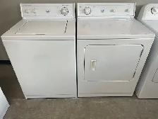 Laveuse sécheuse traditionnelles blanches Inglis