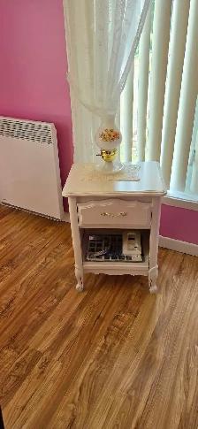 Petite table de chevet Style Français
