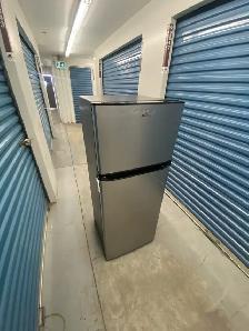 STAINLESS STEEL REFRIGERATOR - Photo 2