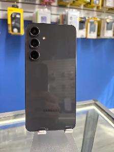 Samsung S24 FE 128gb (Store Warranty)