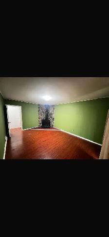 2-Bedroom Basement Apartment with Private Entrance in Clarkson! - Photo 3