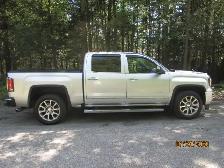 2017 GMC Denali 4x4 5.3 V8 Crew Cab - Photo 4