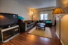 Private Basement Bedroom with Private Full Bathroom - Photo 7