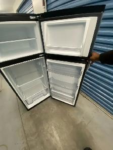 TOP FREEZER STAINLESS REFRIGERATOR - Photo 5