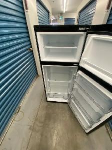 TOP FREEZER STAINLESS REFRIGERATOR - Photo 8