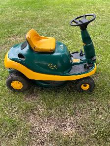 MTD Yard-Man Beetle Riding Mower