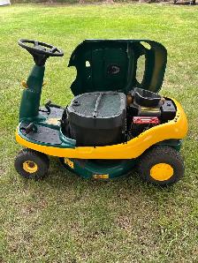 MTD Yard-Man Beetle Riding Mower - Photo 2