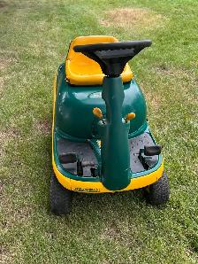MTD Yard-Man Beetle Riding Mower - Photo 4