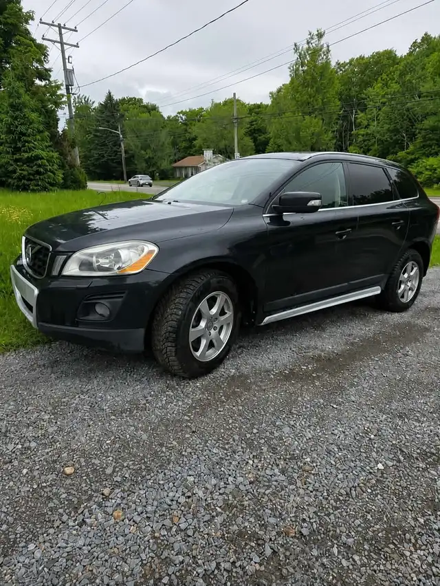 Volvo XC60 T6 awd 2010 - toit panoramique - 418-932-6595