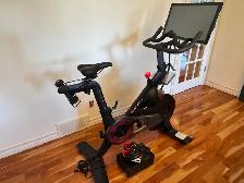 Peloton Bike - EXCELLENT condition - Photo 2