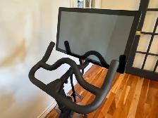 Peloton Bike - EXCELLENT condition - Photo 4
