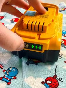 DEWALT 20V MAX Lithium-Ion 5.0 AH Battery (#19065) - Photo 3