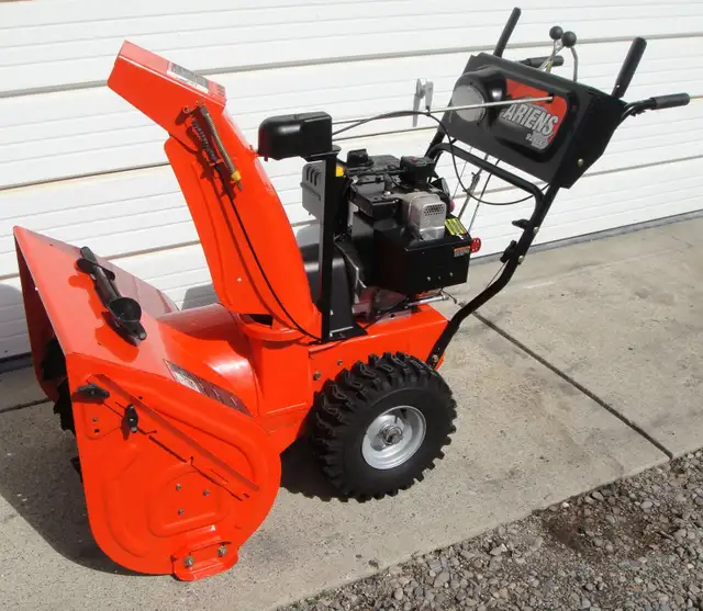 ARIENS 9 HP 26 INCH GAS SNOW BLOWER