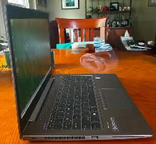 HP ZBook EXCELLENT AND CHEAP! - Photo 3
