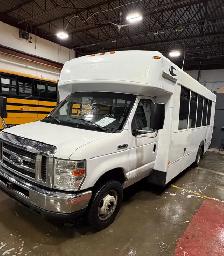 9000$$ BUS FOR SALE / BUS À VENDRE 24 PASSENGERS