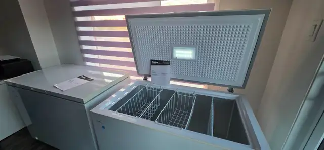 À VENDRE...Congélateur DANBY en parfait état.
