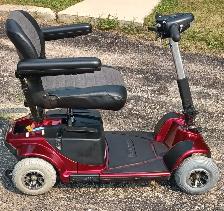 MOBILITY SCOOTER - Photo 2
