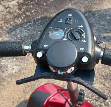 MOBILITY SCOOTER - Photo 5