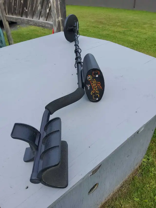 Gently-used Fast Tracker Bounty Hunter Metal Detector