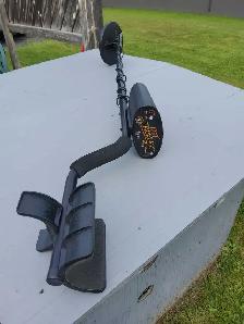 Gently-used Fast Tracker Bounty Hunter Metal Detector