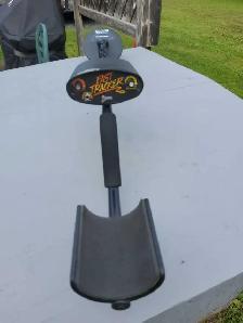 Gently-used Fast Tracker Bounty Hunter Metal Detector - Photo 6