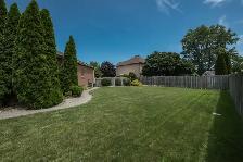 SPECTACULAR 3300 SQ FOOT  ON MAINFLOOR TECUMSEH RANCH WITH POOL! - Photo 11